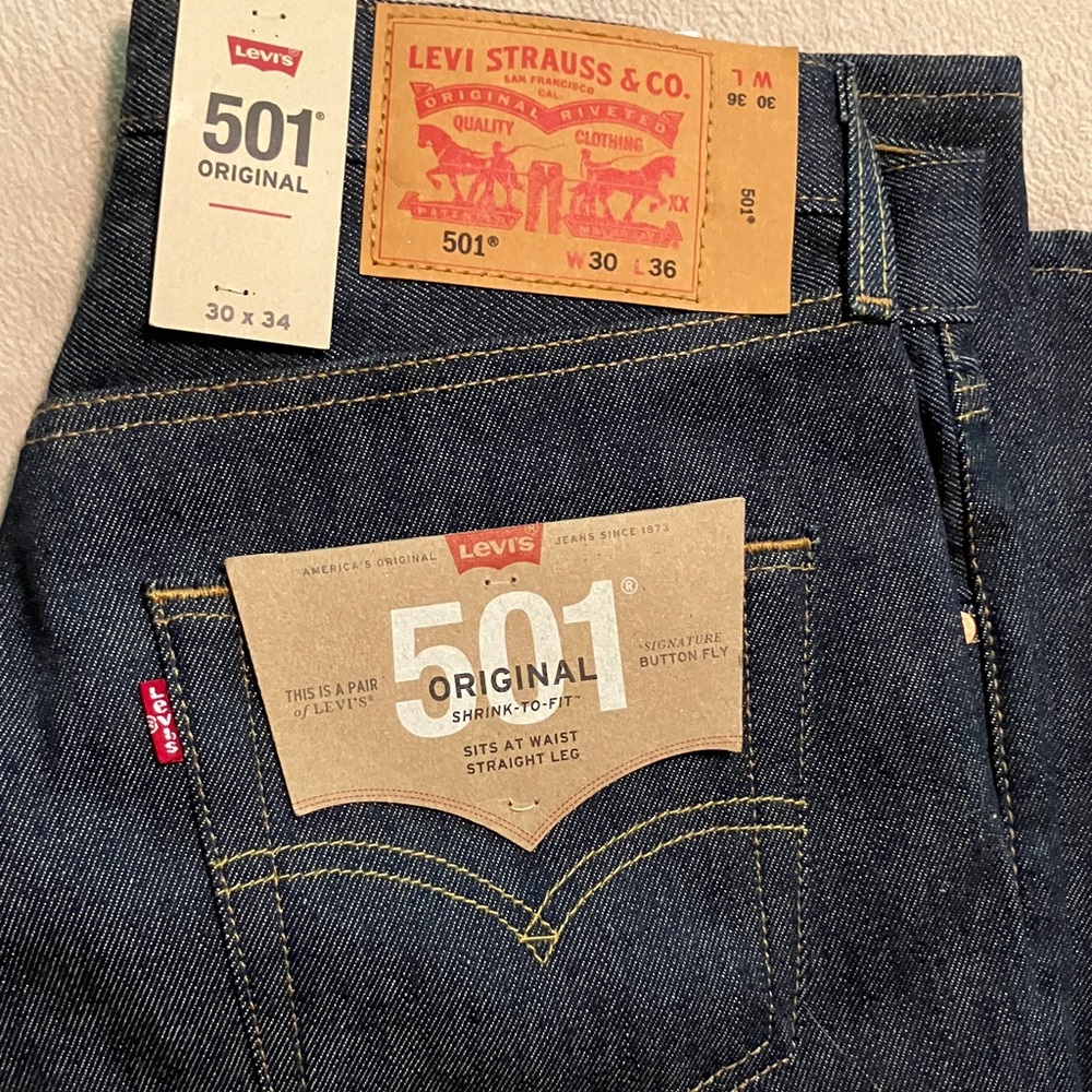 Levi's Men's 501 Original Dark Blue Jeans - shrink to fit- 30 x 34